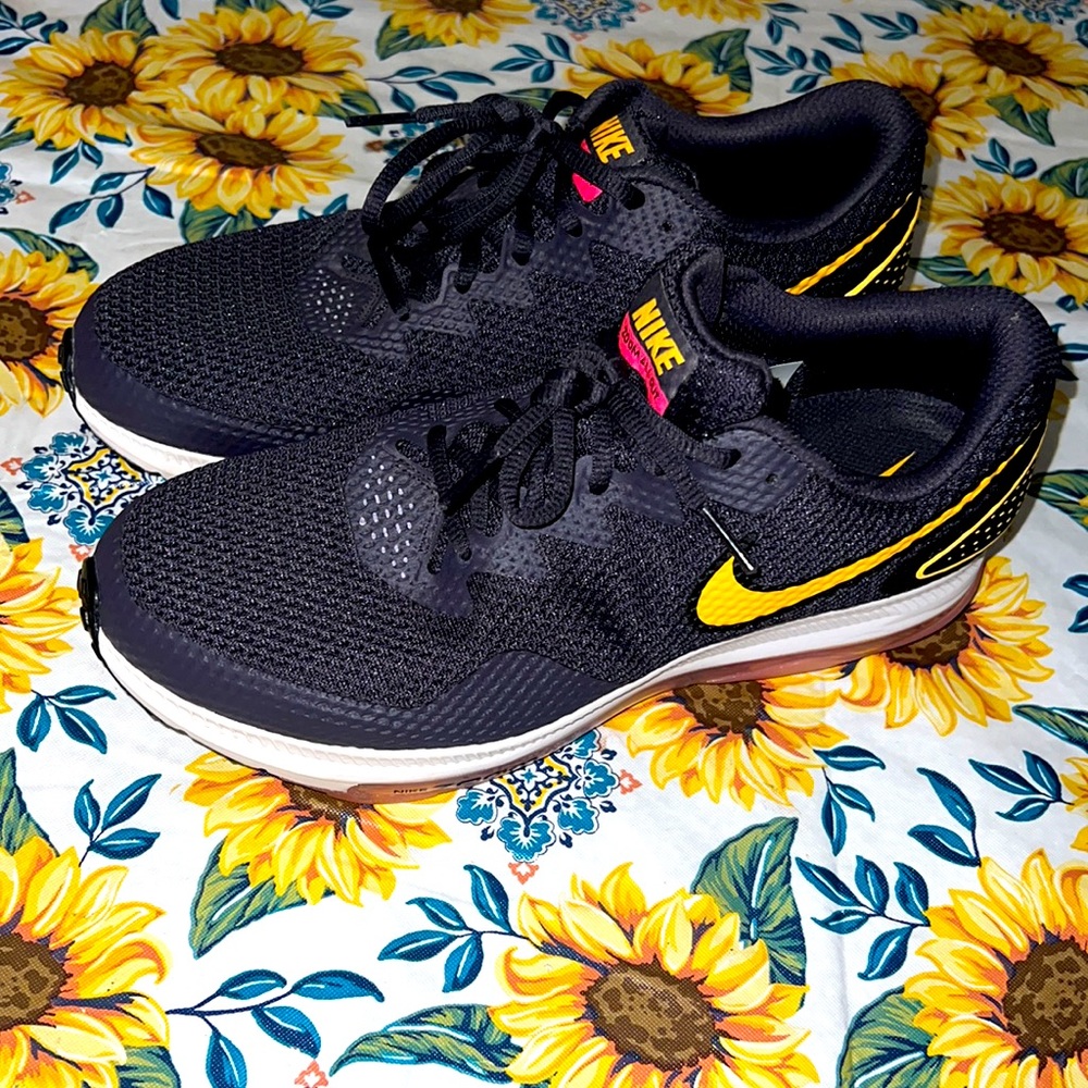 Nike zoom running shoes 9.5